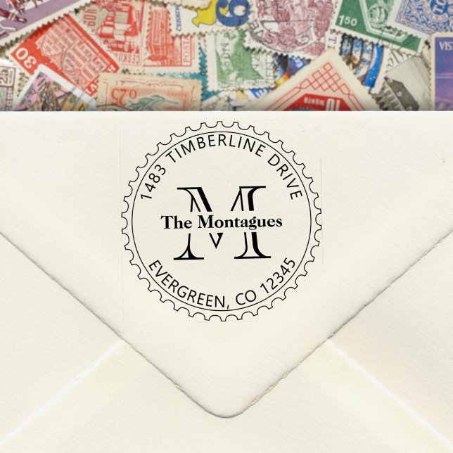 Briefmarke der postalischen Briefmarke Runde Rücks Gummistempel (Round return address rubber stamp with a postage stamp border. Personalized with your name, monogram)