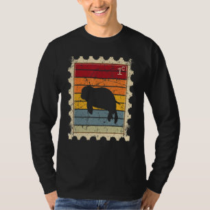 Briefmarke mit einem Sonnenuntergang-Babysiegel T-Shirt