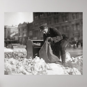 Briefträger im Schnee, 1922. Vintage-Foto Poster
