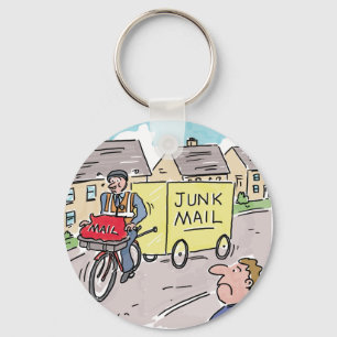 Briefträger liefert Junk-Mail. Lustiger Cartoon Schlüsselanhänger