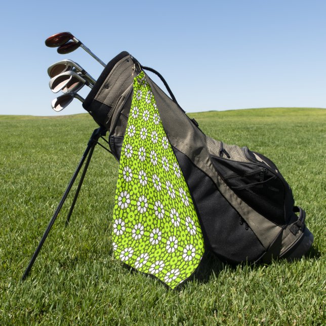 Bright green and white floral patterned golfhandtuch (Gras)