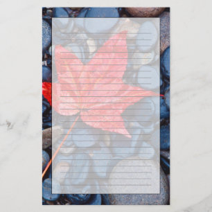 Bright Red Fall Leaf Briefpapier