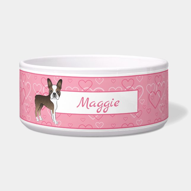 Brindle Boston Terrier Hund auf rosa Herzen und Na Napf (Vorderseite)