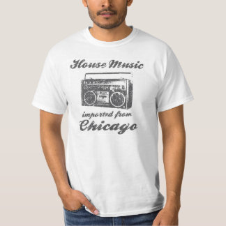 Bringen Sie die Musik unter, die aus dem T-Shirt