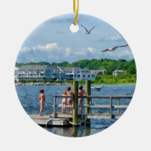 Bristol RI - Little Girls Watching Seagulls Keramik Ornament