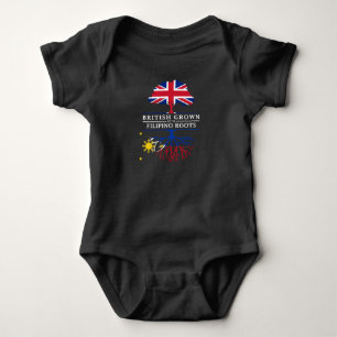 Briten, die mit Filipino gewachsen werden, wurzeln Baby Strampler