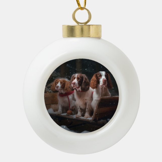 Brittany Spanel Snowy Sleigh Weihnachtsdekor Keramik Kugel-Ornament (Vorderseite)