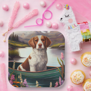 Brittany Spaniel auf einem Paddel: Ein landschaftl Pappteller