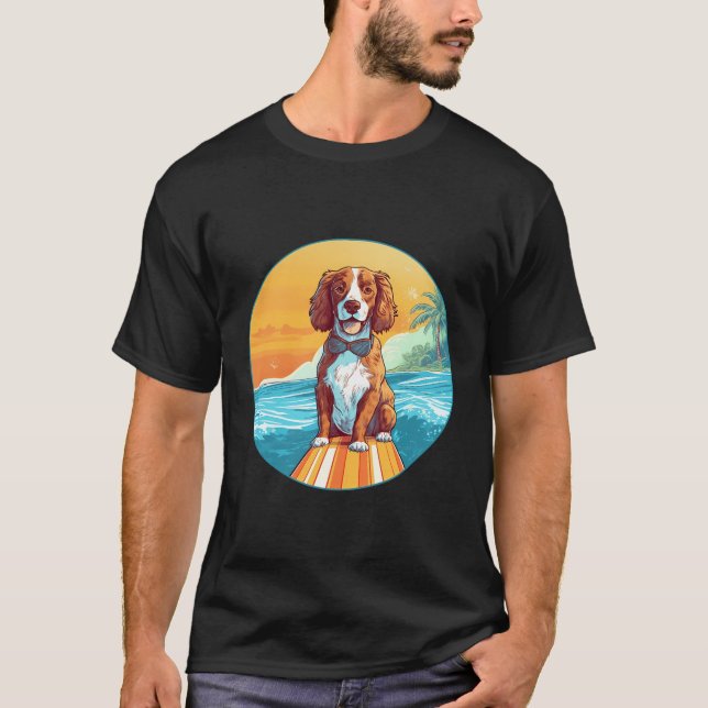 Brittany Spaniel Surfing Funny Dog Beach T-Shirt (Vorderseite)