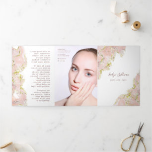 Brochure triplée design marbré rose