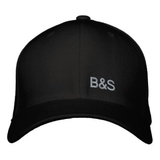 Brodée Blanc sur le casquette de Benny brodé par noir et
