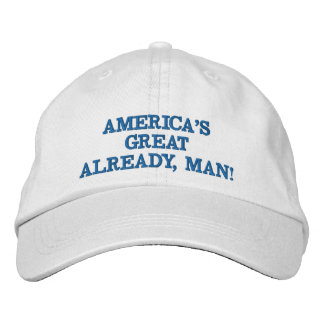Brodée Grand Casquette déjà en blanc avec lettres bleues