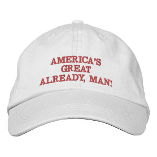 Brodée Grand Casquette déjà en blanc avec lettres rouges