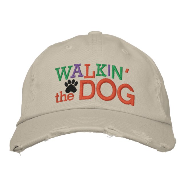 Brodée Le Casquette du chien marchant par SRF (Devant)