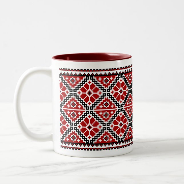 Broderie ukrainienne (vyshyvanka) tasse rouge (Gauche)