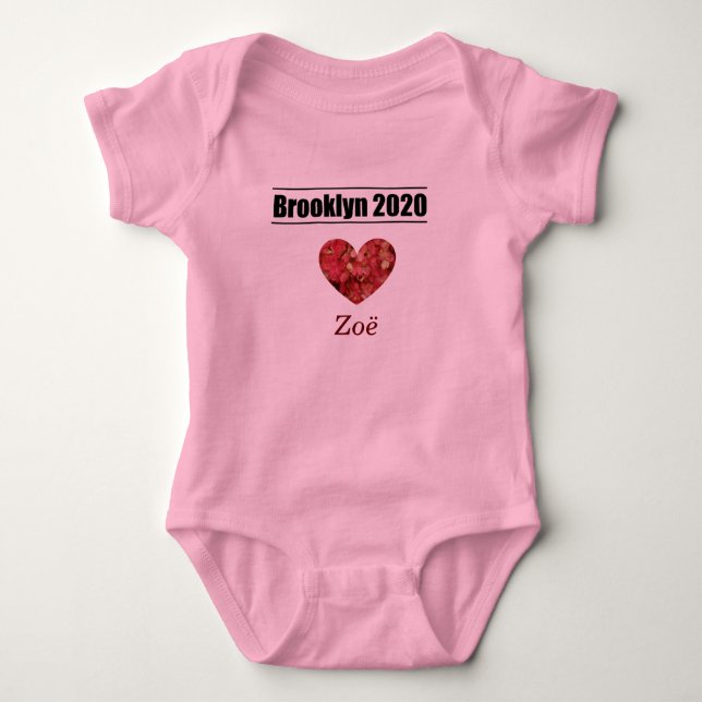 Brooklyn 2020 Heart Playsuit Baby Strampler (Vorderseite)