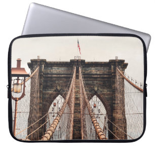 Brooklyn Bridge in New Yorkabstract, Amerika, Amer Laptopschutzhülle