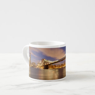 Brooklyn-Brücke und Manhattan nachts Espressotasse
