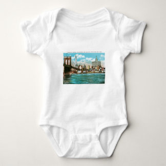 Brooklyn-Brücke, Woolworth und Municipal… Baby Strampler