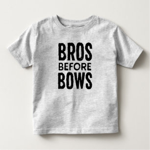 Bros Before Bows Kleinkind Shirt