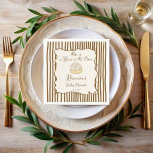 Brötchen im Ofen backt Babyparty mit Monogramm Serviette