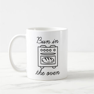 Brötchen im Ofen Kaffeetasse