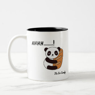 „Brotumarmungen und Pandafrieden in jedem Schluck. Zweifarbige Tasse