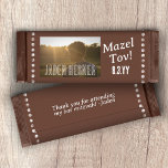 Brown Bar Mitzvah Chocolate Candy Bar Wrapper Flyer<br><div class="desc">Personalisieren Sie Ihr eigenes braunes Bar Mitzvah Schokoladenkorb oder Gebäck-Bar mit einem individuellen Papieretikett. Schokoladenbraun und Weiß-Etikett ist mit Ihrer eigenen Formulierung attraktiv. Fügen Sie Ihr eigenes Zitat auf der Rückseite für eine abschließende Touch hinzu. Verwenden Sie dieses personalisierte Verpackungs-Etikett für andere Gastgeschenk-Taschen und -Boxen. Vielseitig für rustikal braune, natürliche...</div>