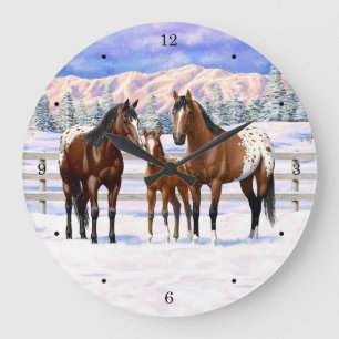 Brown Bay Appaloosa Horses In Snow Große Wanduhr