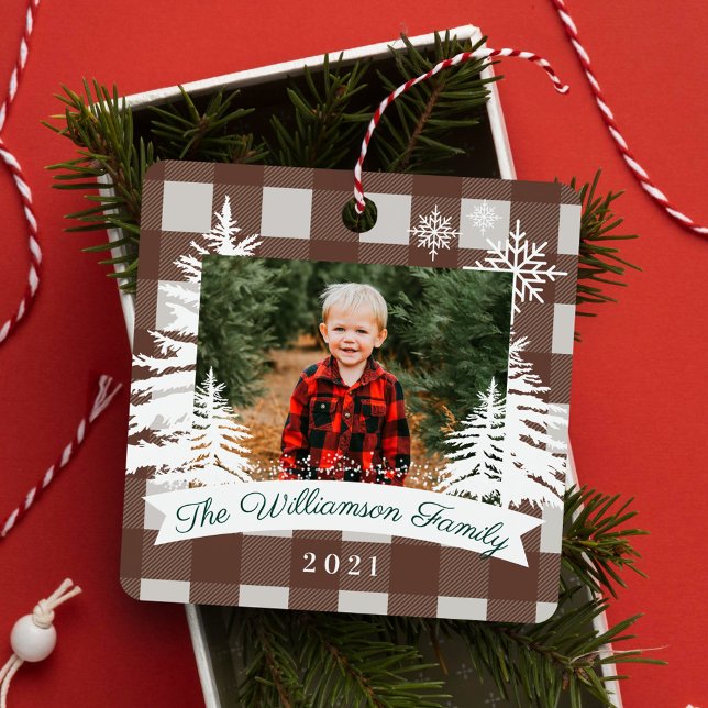 Brown Buffalo Kariert Rustic Pine Trees Family Fot Ornament Aus Metall (Brown Buffalo Plaid Rustic Pine Trees Family Photo Metal Ornament)