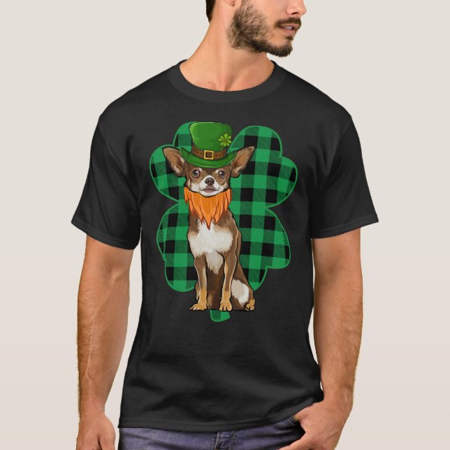 Brown Chihuahua Leprechaun St Patricks Day Lucky C T-Shirt (Vorderseite)