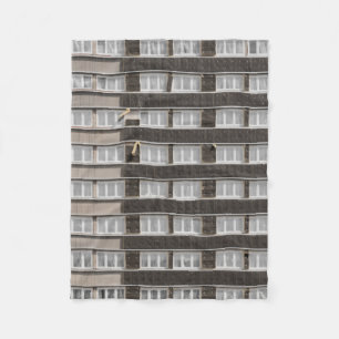 Brown commercial building fleecedecke