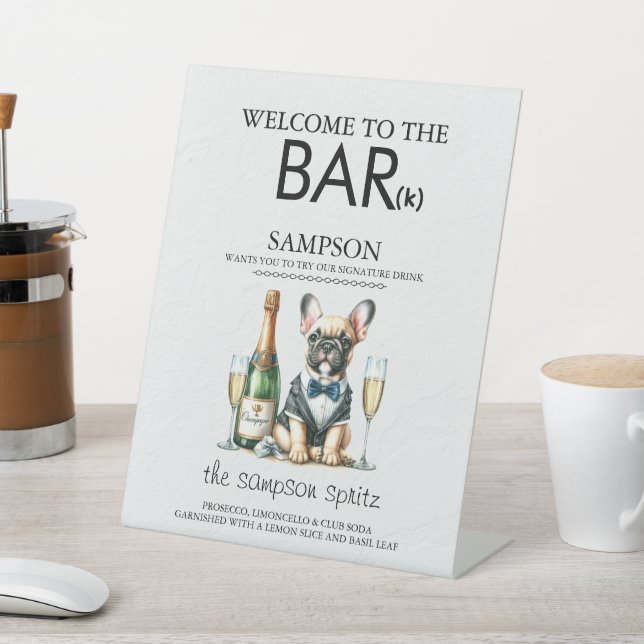 Brown French Bulldog Bar Sockelschild (In SItu)