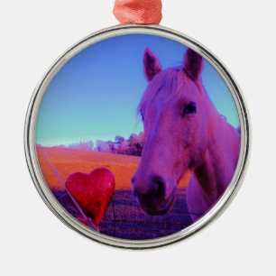 Brown Horse and Red Heart Ornament Aus Metall