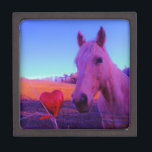 Brown Horse and Red Heart Schachtel<br><div class="desc">Foto "Brown Horse and Red Heart" von Sandy Closs: Hochzeiten, Herz, Herz, Pferde, Ponys, Pony, Liebe, Valentine, Valentinstag, </div>