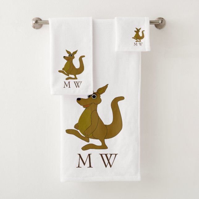 Brown Kangaroo Design Monogrammed Badhandtuch Set (Insitu)
