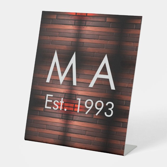 Brown rustic brick stone add name letter year date sockelschild (Vorderseite)