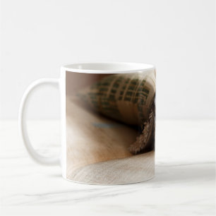 BROWN SCOTTISH FOLGE IN BROWN THICK-PILE BLANKET KAFFEETASSE