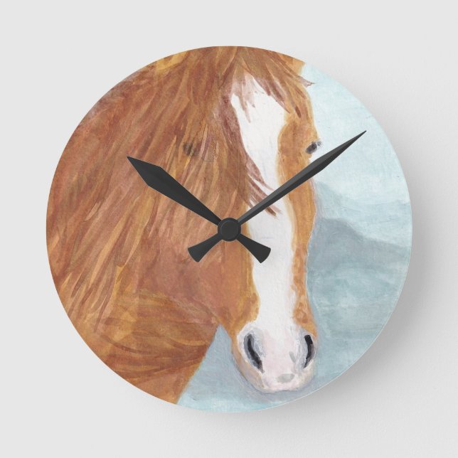Brown Wild Horse Blue Mountain Lake - acrylic.  Runde Wanduhr (Vorderseite)