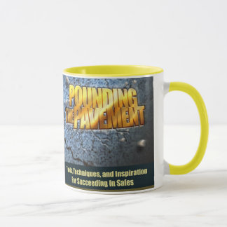 Broyage de la tasse de couverture de livre de