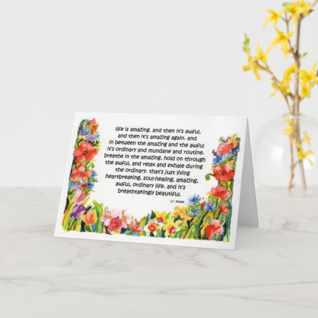 brüchige Blume und "Leben ist phantastisch" Zitat Karte (Gelbe Blume)