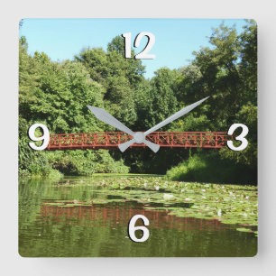 Brücke am Centennial Lake in Ellicott City Quadratische Wanduhr