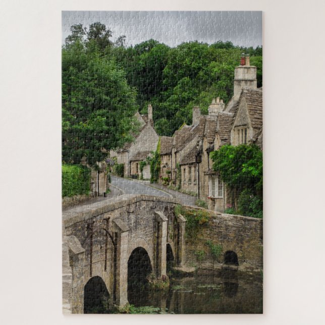 Brücke im Costwolds Stadtschloss Combe (Vertikal)