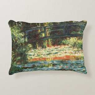 Brücke über den Seerosenteich von Claude Monet Zierkissen
