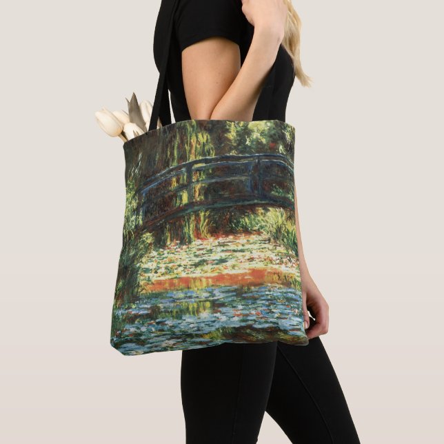 Brücke über den Wasserlilie-Teich von Claude Monet Tasche (Von Nahem)