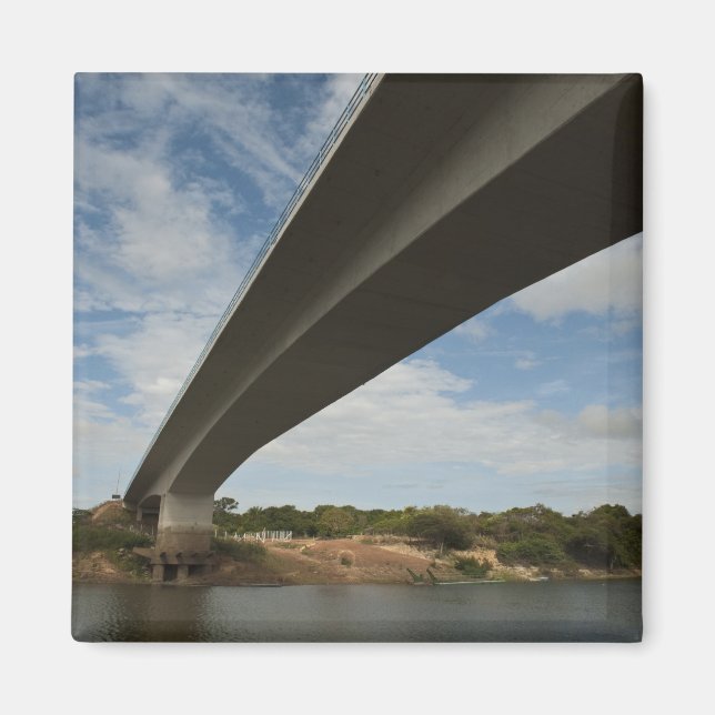 Brücke über Takutu zwischen Guyana und Brasilien Magnet (Vorne)