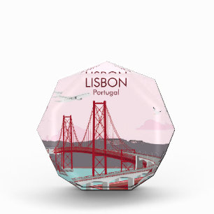 Brücke von Lissabon über den Fluss Tagus im Vintag Fotoblock