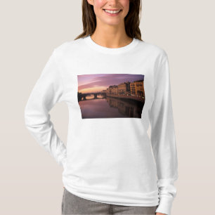 Brücken über den Arno bei Sonnenuntergang, T-Shirt