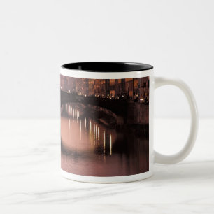 Brücken über den Arno-Fluss bei Sonnenuntergang, 2 Zweifarbige Tasse