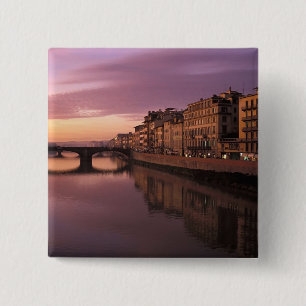 Brücken über den Arno-Fluss bei Sonnenuntergang, Button